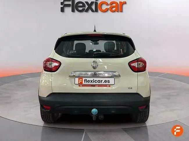 Usado Renault Captur Intens 90 HP (66 kW) 2016 Bege SUV