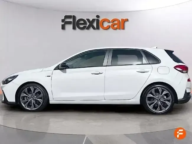 Usado Hyundai i30 N Line 140 CV (102 kW) 2020 Blanco Berlina