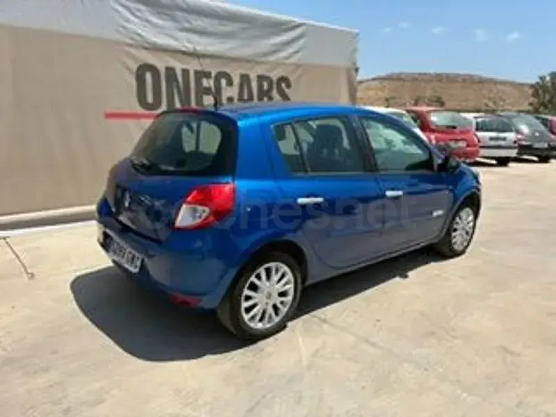 Usado Renault Clio II Expression 100 CV (73 kW) 2010 Azul Berlina