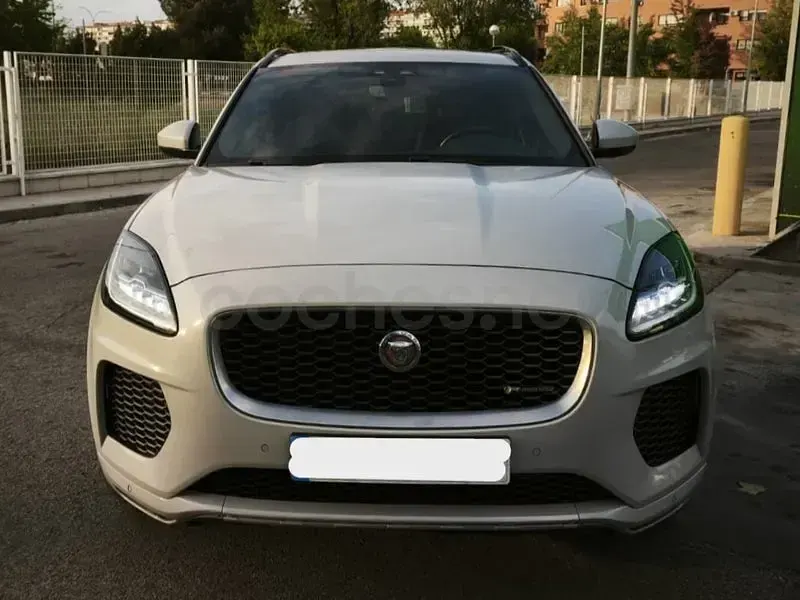 Usado Jaguar E-Pace R-Dynamic 150 CV (110 kW) 2019 Gris / plata SUV
