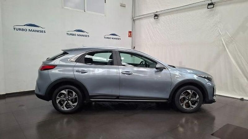 Usado Kia XCeed 120 CV (88 kW) 2023 Gris / plata SUV