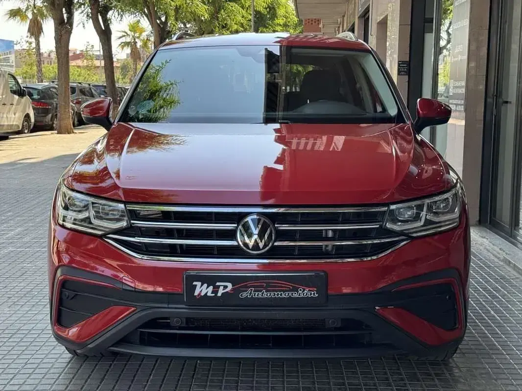 Usado VW Tiguan Allspace Life 150 CV (110 kW) 2023 Burdeos SUV
