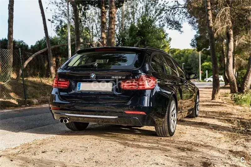 Usado BMW 325 Comfort Edition 218 CV (160 kW) 2014 Negro Familiar