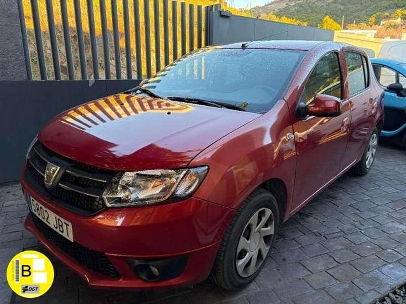 Rojo Usado 2015 Dacia Sandero Ambiance Berlina | 6999 € (Precio justo) - Imagen 1/4