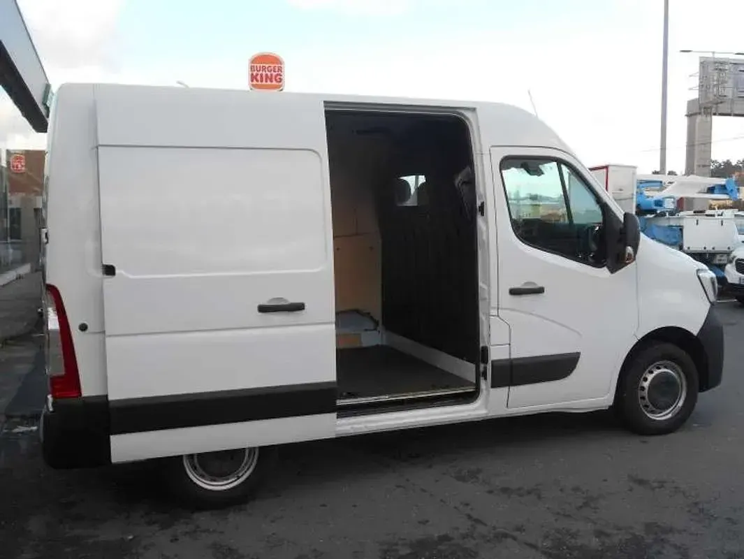 Usado Renault Master 179 CV (131 kW) 2021 Blanco Monovolumen