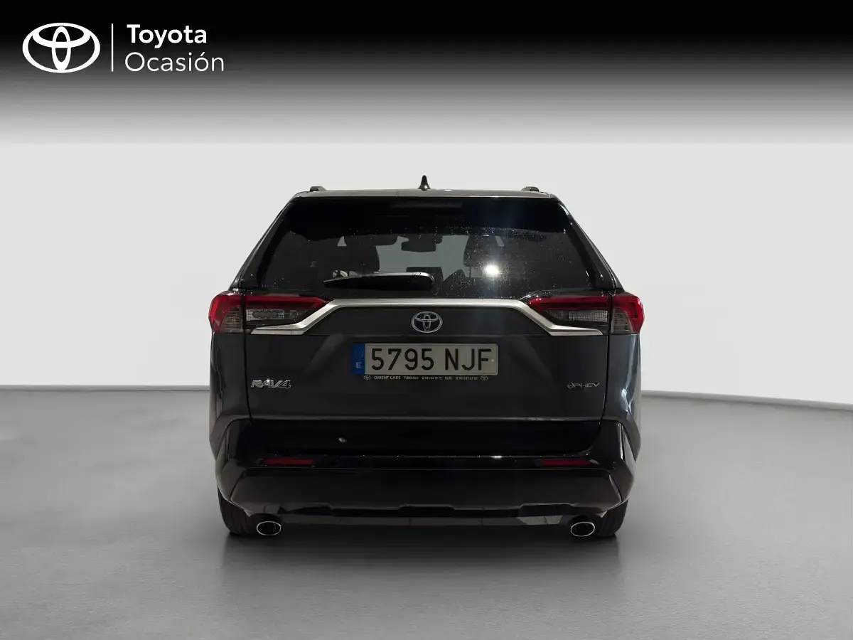 Usado Toyota RAV4 Advance 306 CV (225 kW) 2025 Gris SUV