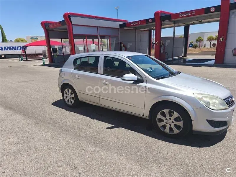 Usado Opel Astra Enjoy 100 CV (73 kW) 2008 Blanco Berlina