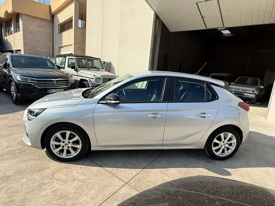 Usado Opel Corsa Edition 101 CV (74 kW) 2022 Gris Utilitario