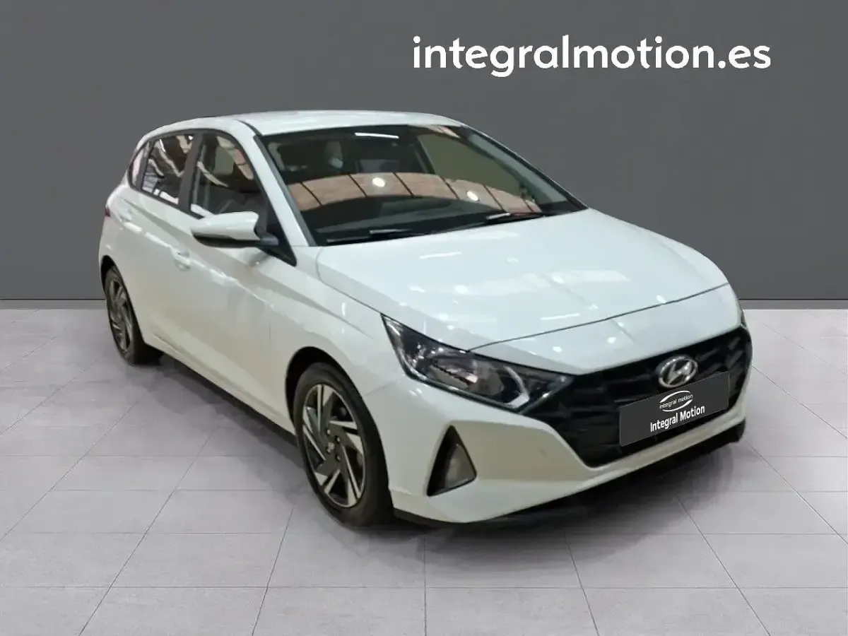 Usado Hyundai i20 84 CV (61 kW) 2022 Blanco Utilitario