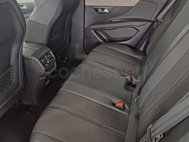 Usado Peugeot 3008 GT 130 CV (95 kW) 2023 Gris / plata SUV