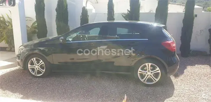 Usado Mercedes A180 Style 122 CV (89 kW) 2012 Negro Berlina