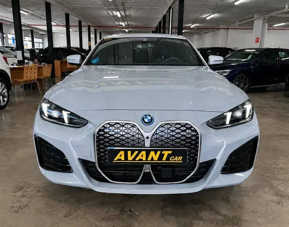 Usado BMW i4 M Sport 250 kW (340 CV) 2025 Gris Berlina