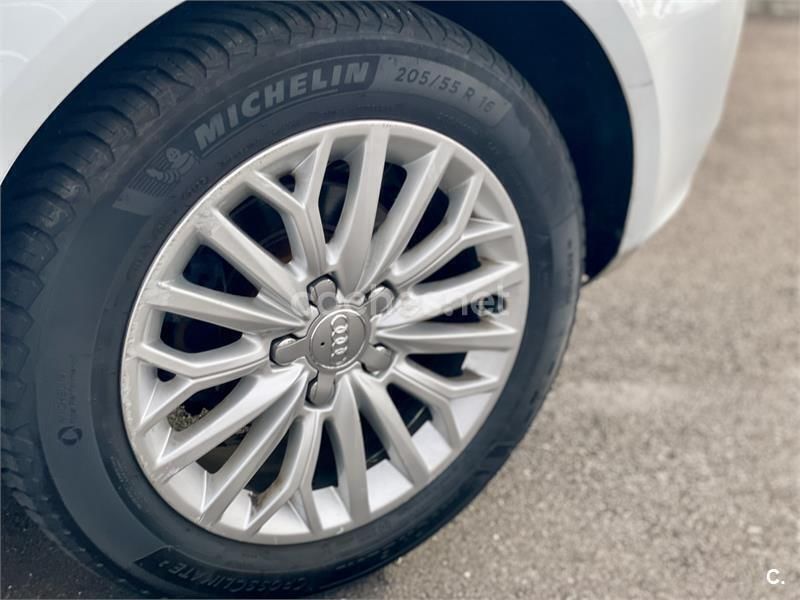 Usado Audi A3 Ambiente 122 CV (89 kW) 2014 Blanco Berlina