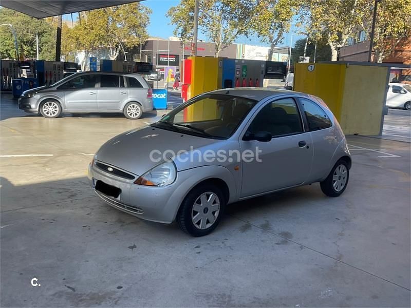 Usado Ford Ka Collection 70 CV (51 kW) 2006 Gris / plata Utilitario