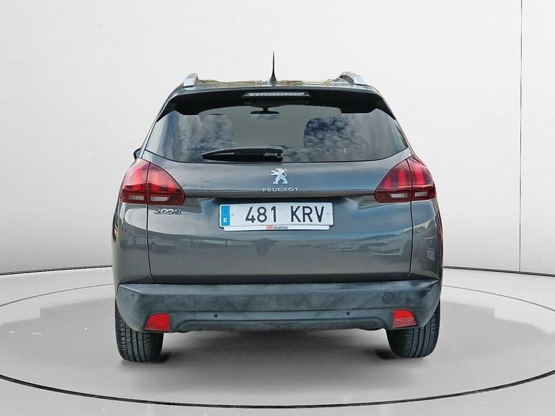 Usado Peugeot 2008 Style 82 CV (60 kW) 2018 Gris SUV