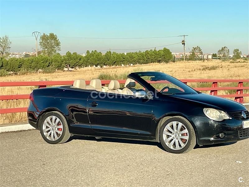 Usado VW Eos Individual 140 CV (102 kW) 2007 Negro Descapotable