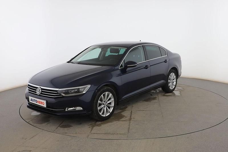 Azul Usado 2016 VW Passat Advance Berlina | 14.499 € (Precio justo) - Imagen 1/3