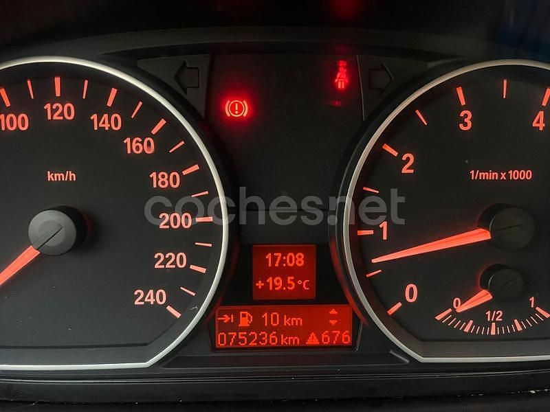 Usado BMW 116 122 CV (89 kW) 2010 Negro Utilitario