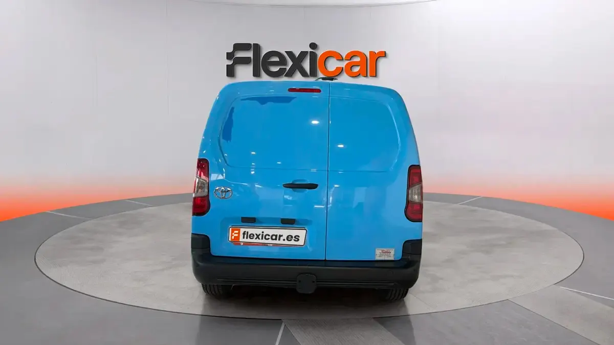 Usado Toyota Proace City City 102 CV (75 kW) 2025 Azul Monovolumen