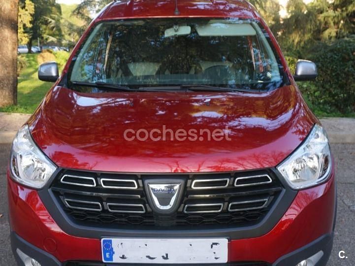 Usado Dacia Dokker 95 CV (69 kW) 2020 Granate Monovolumen