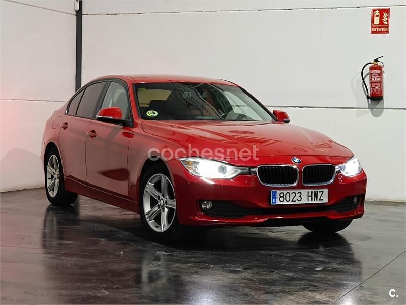 Usado BMW 318 143 CV (105 kW) 2014 Rojo Berlina