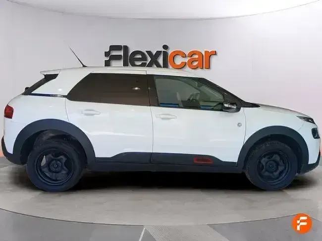Usado Citroën C4 Cactus Live 102 CV (75 kW) 2021 Blanco Utilitario