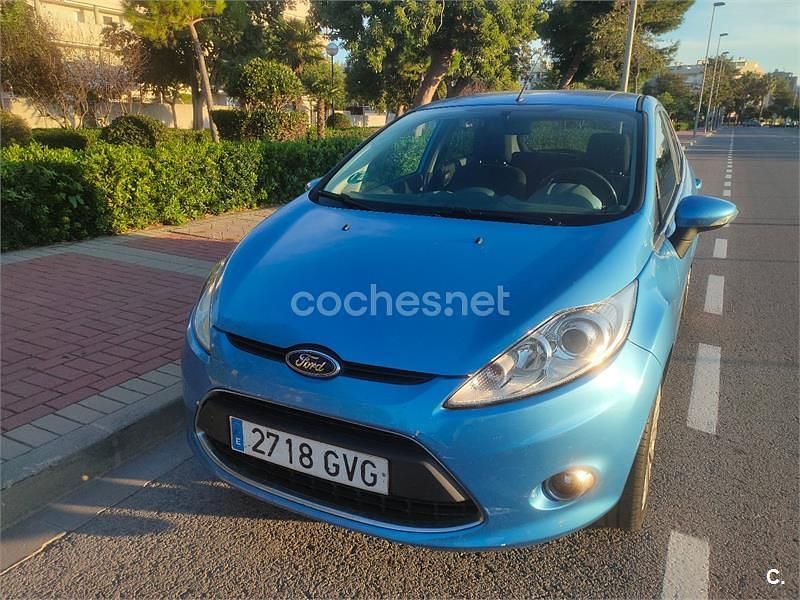 Azul Usado 2010 Ford Fiesta Titanium Berlina | 6495 € (Precio justo) - Imagen 1/4