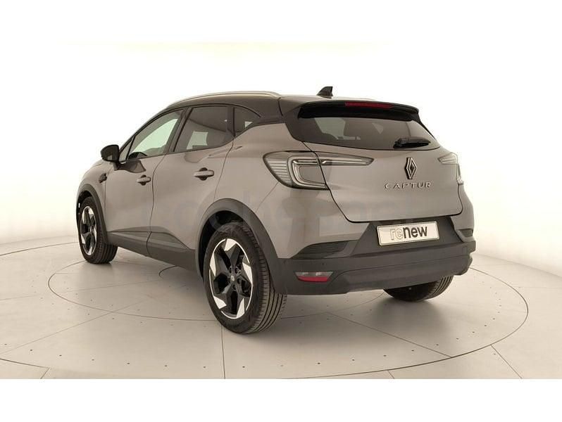 Usado Renault Captur Techno 100 CV (73 kW) 2025 Gris / plata SUV