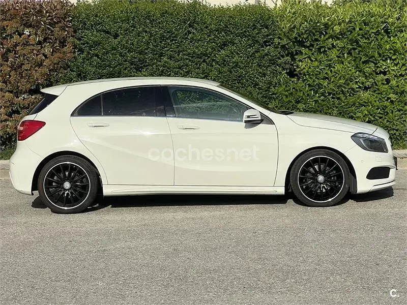Usado Mercedes A200 AMG line 156 CV (114 kW) 2015 Blanco Berlina