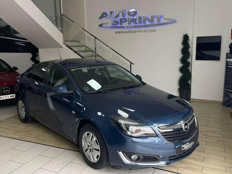 Usado Opel Insignia Selective 120 CV (88 kW) 2016 Azul Berlina
