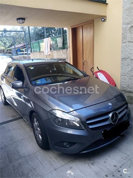 Gris / plata Usado 2014 Mercedes A180 Style Berlina | 13.000 € (Un poco caro) - Imagen 1/4