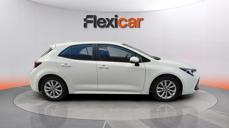 Usado Toyota Corolla Active 140 CV (102 kW) 2024 Blanco Berlina