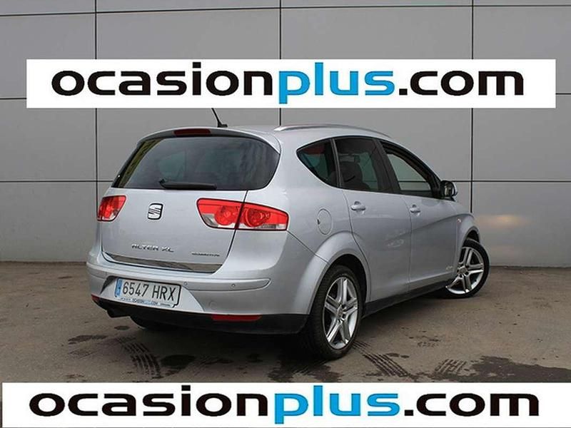 Usado Seat Altea XL Style 105 CV (77 kW) 2013 Plateado Monovolumen
