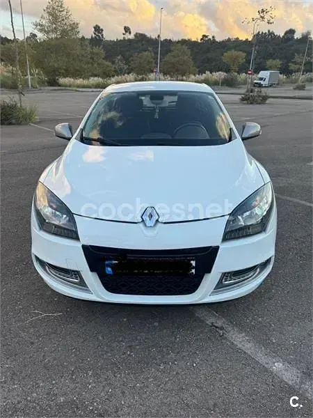 Usado Renault Mégane III Dynamique 115 CV (84 kW) 2013 Blanco Berlina