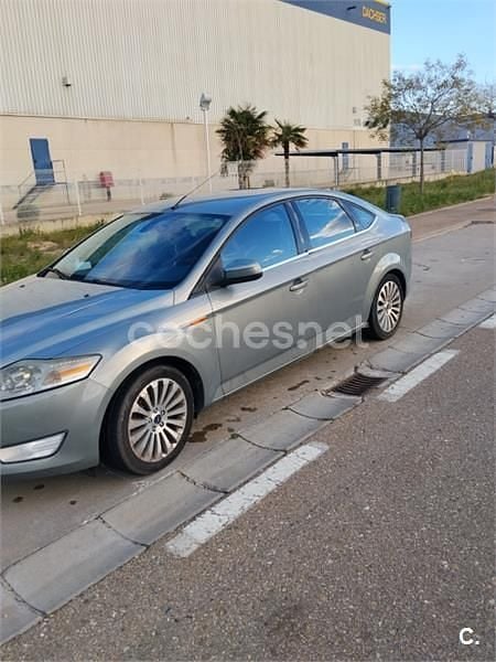 Usado Ford Mondeo Titanium 140 CV (102 kW) 2008 Gris / plata Berlina
