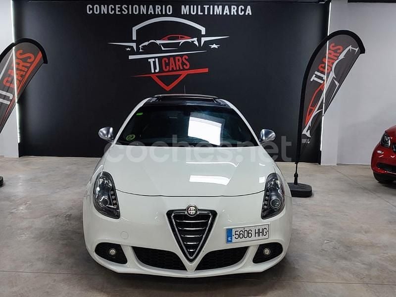 Usado Alfa Romeo Giulietta Distinctive 140 CV (102 kW) 2012 Blanco Utilitario