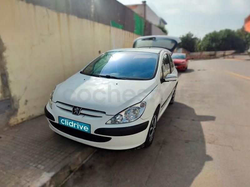 Usado Peugeot 307 110 CV (80 kW) 2001 Blanco Utilitario