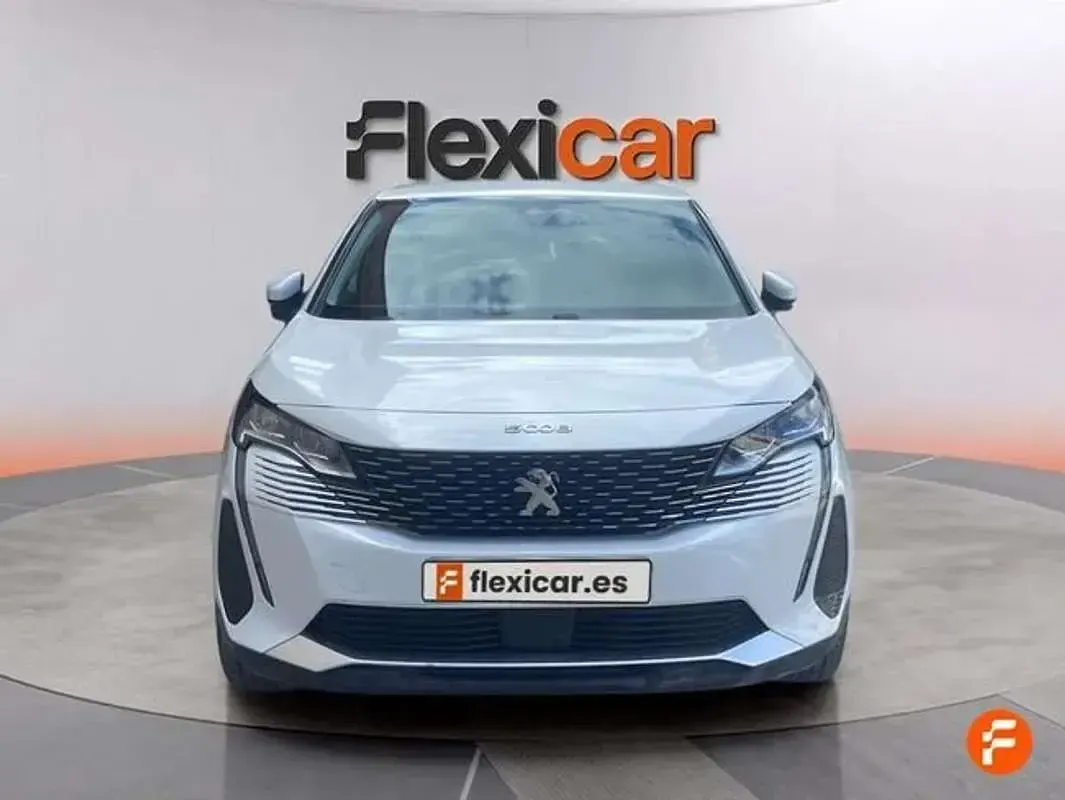 Usado Peugeot 5008 Active 131 CV (96 kW) 2021 Blanco SUV