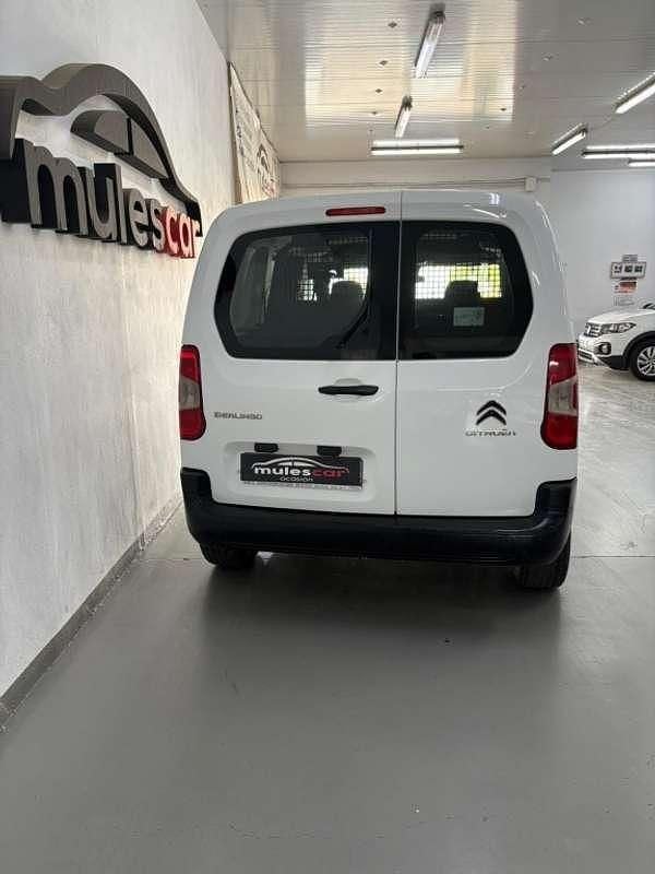 Usado Citroën Berlingo Live 102 CV (75 kW) 2022 Blanco Monovolumen