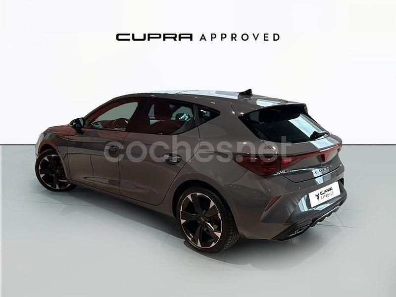 Usado Cupra Leon 150 CV (110 kW) 2024 Gris / plata Berlina