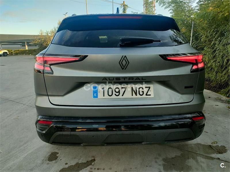 Usado Renault Austral Techno 200 CV (147 kW) 2025 Gris / plata SUV