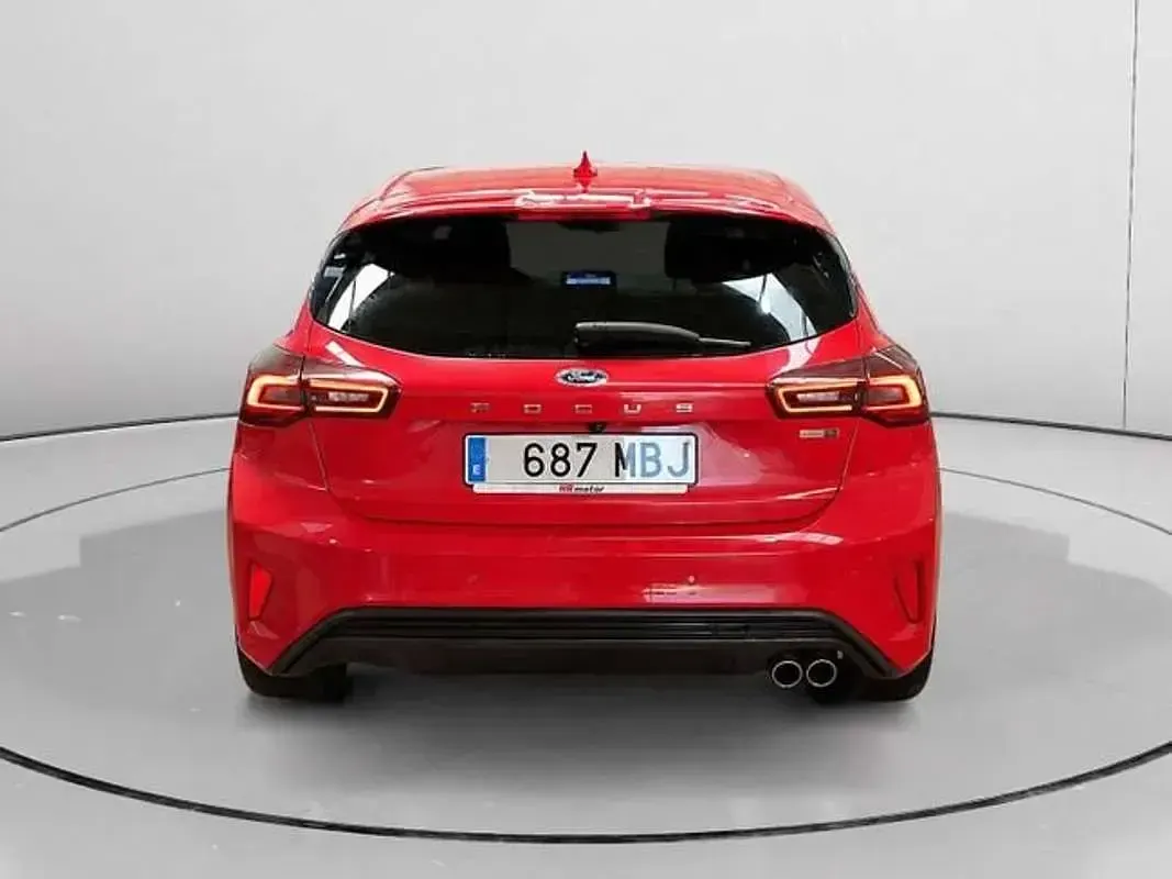 Usado Ford Focus ST-Line 125 CV (91 kW) 2022 Rojo Utilitario