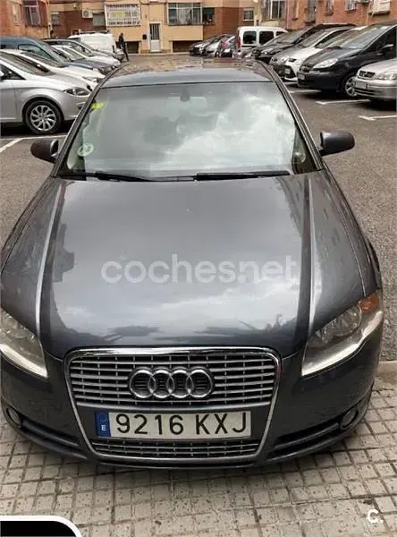Usado Audi A4 115 CV (84 kW) 2005 Gris / plata Berlina