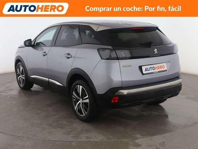 Usado Peugeot 3008 Allure 131 CV (96 kW) 2022 Gris SUV