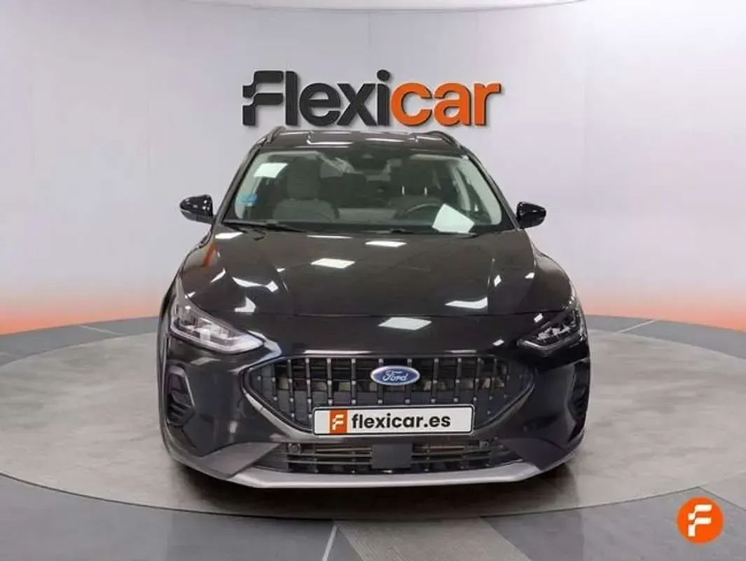 Usado Ford Focus Active X 125 CV (91 kW) 2024 Negro Berlina