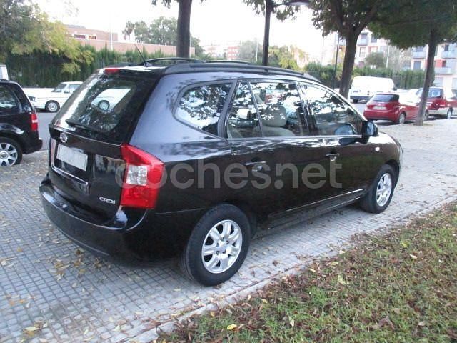 Usado Kia Carens 115 CV (84 kW) 2008 Negro Monovolumen