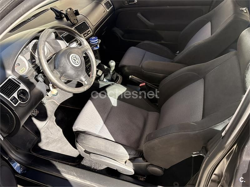 Usado VW Golf IV 110 CV (80 kW) 2003 Negro Berlina