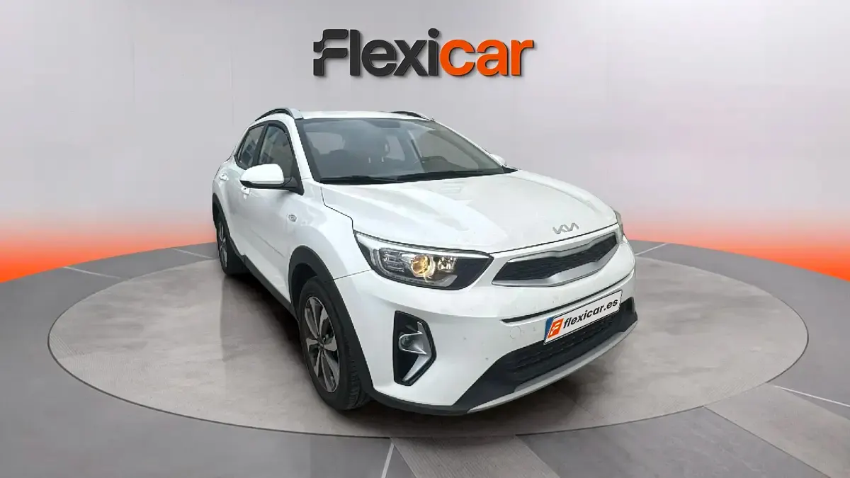 Käytetty Kia Stonic 101 HP (74 kW) 2021 Katumaasturi