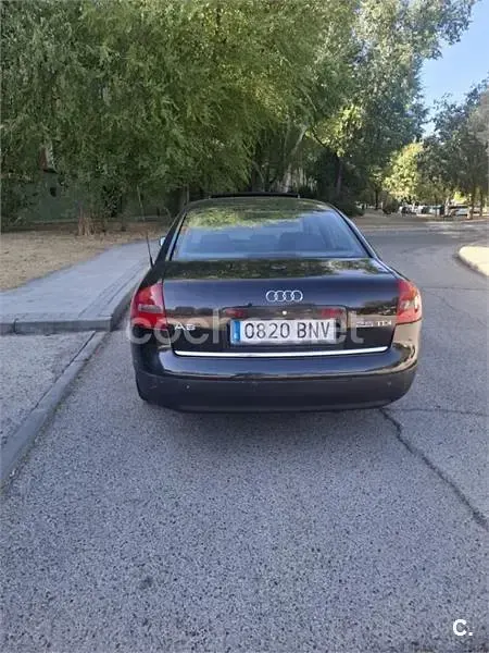 Usado Audi A6 150 CV (110 kW) 2001 Negro Berlina