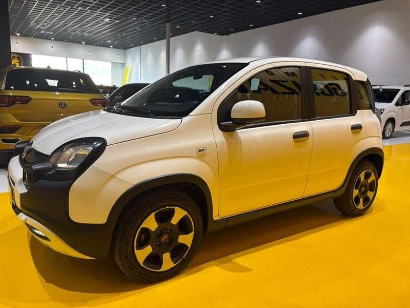 Usado Fiat Panda Cross Cross 70 CV (51 kW) 2023 Blanco Utilitario